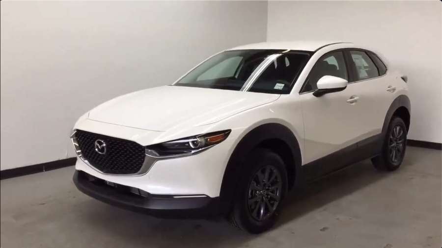 马自达cx30实拍体验白色看着很素净