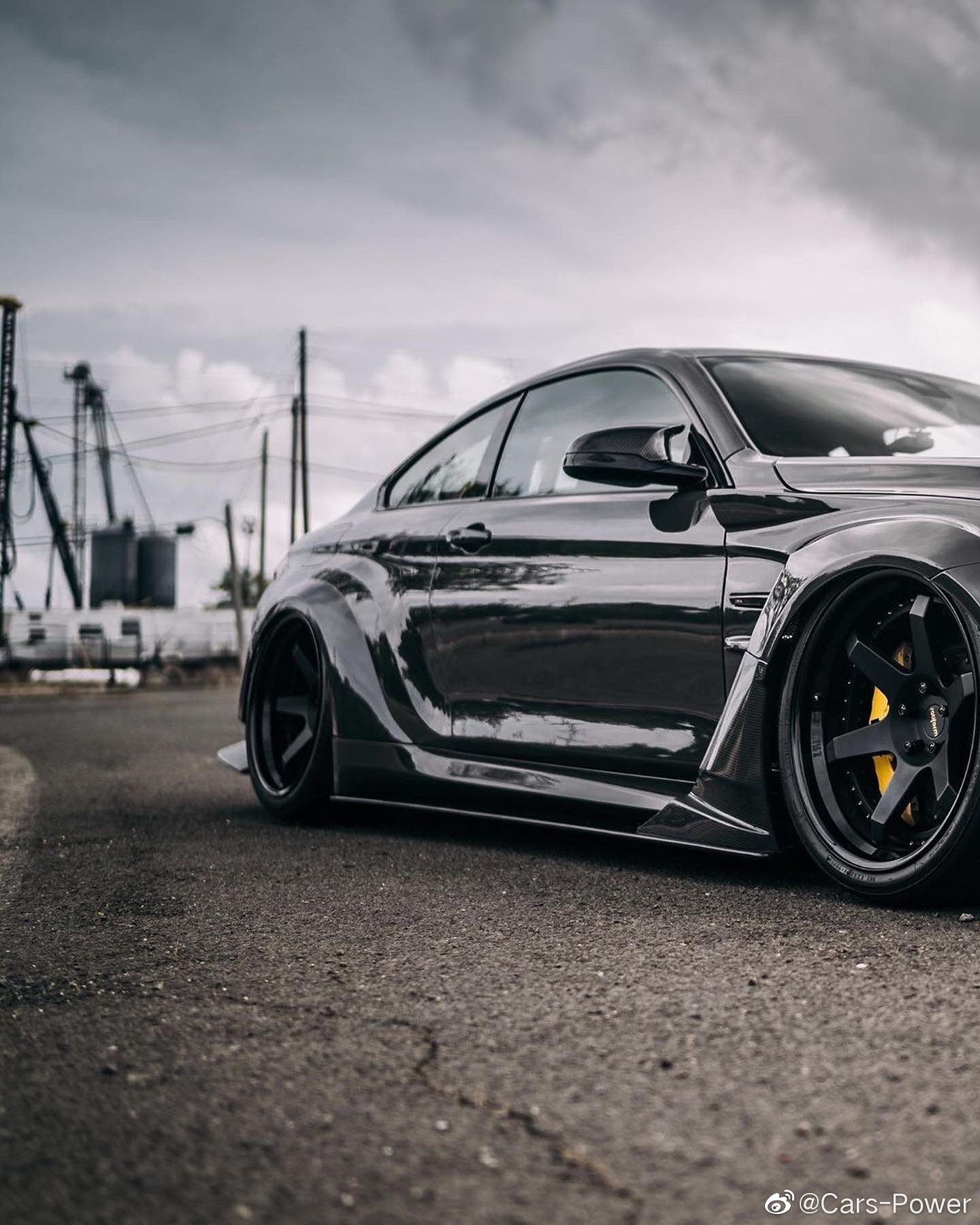 我去这是我见过改的最凶的宝马m4超超超宽体超超超低趴还有防滚架