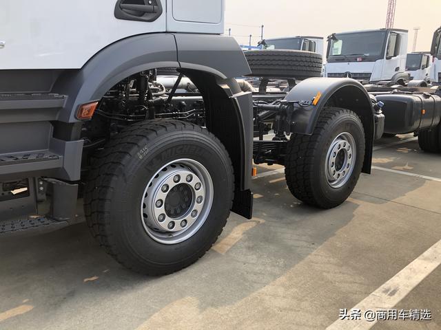 卖得最好的欧卡泵车底盘后继有人打探奔驰arocs41438x4底盘