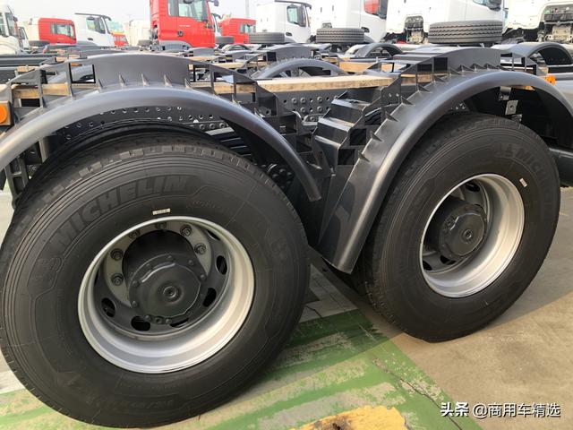 卖得最好的欧卡泵车底盘后继有人打探奔驰arocs41438x4底盘