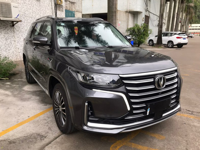 长安换代cs95新车曝光比红旗hs5大关键是省油