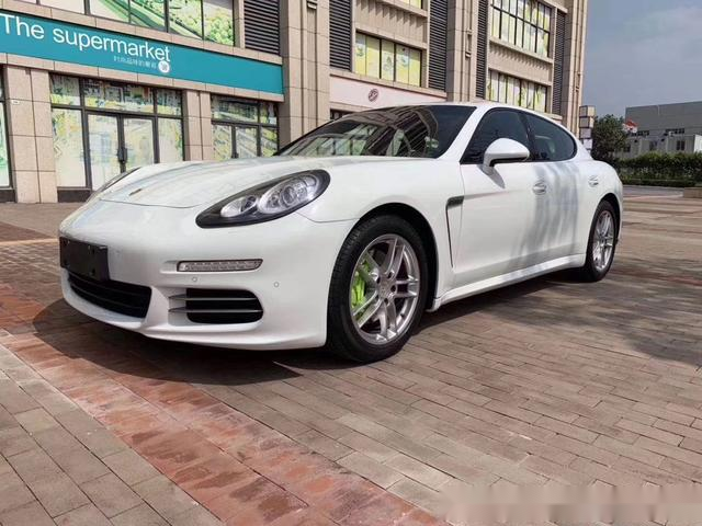 小妹刚拿驾照想拿法拉利练手我35万提16款帕拉梅拉给妹妹练手