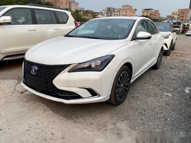 19款长安逸动280t蓝鲸极速型