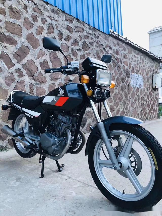 经典摩托车系列九十年代三剑客双缸本田王cb125t