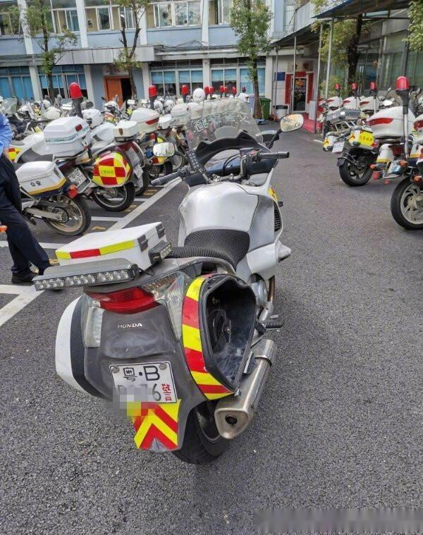 上海交警摩托车图片