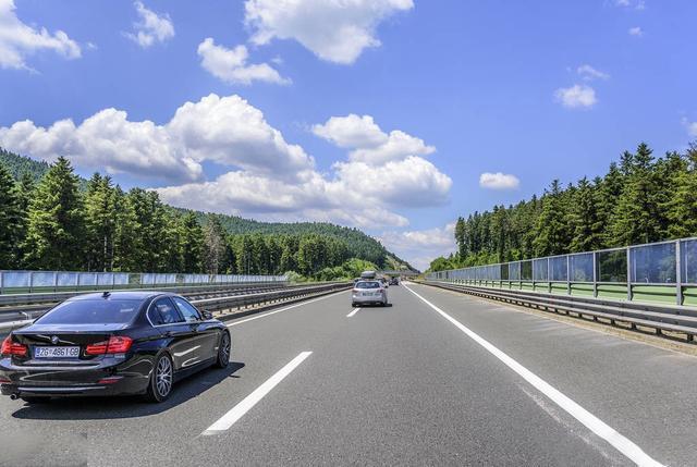 不管你是多少年的老司机夏天开车都要注意这三点安全最重要