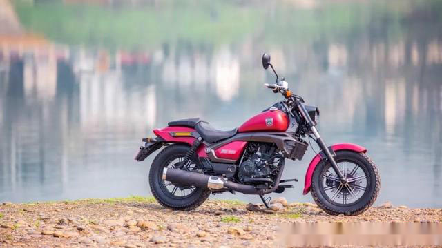 力帆太子巡航车碟刹制动座高710mm150cc单缸水冷