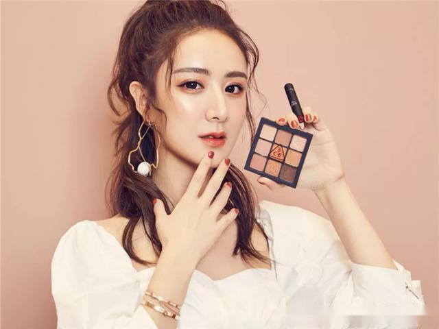 薇娅开610万劳斯莱斯引争议看到她的作息表后网友她配得上