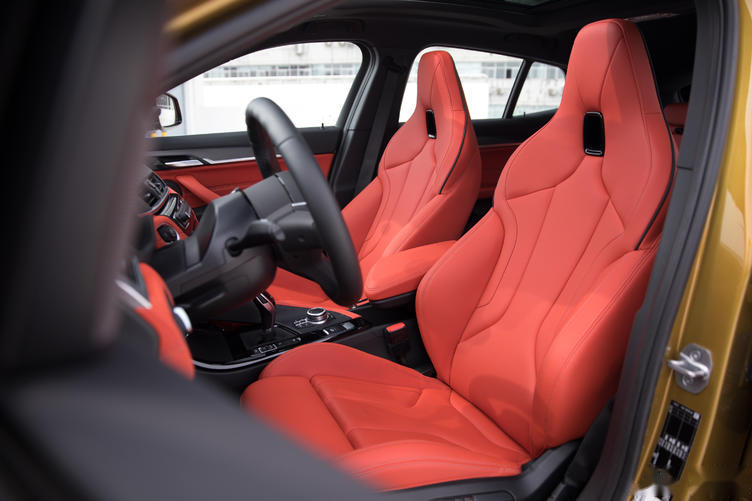 陷入bmw x2一体式m运动座椅,这感觉真让人上头