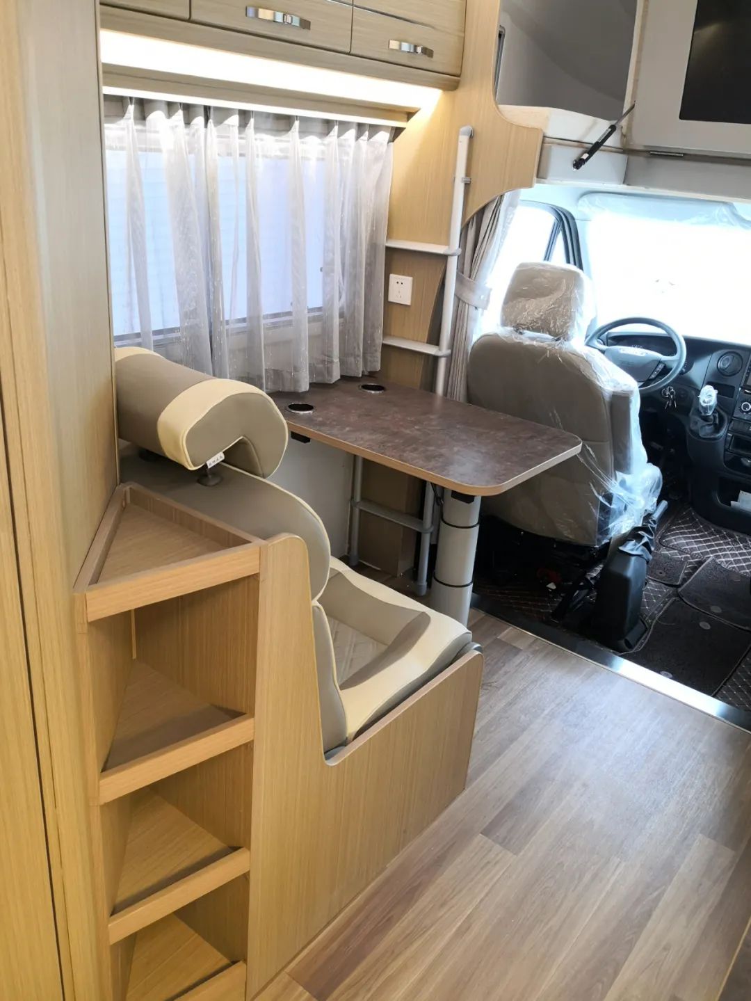 438万元的顶配自动挡依维柯欧胜c型房车美景美家mj6