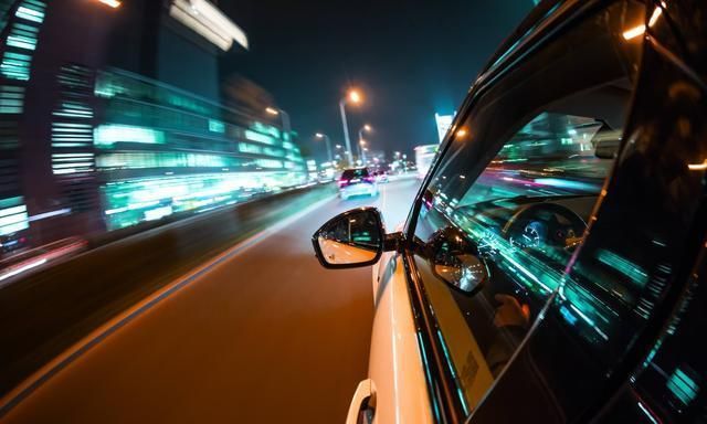 晚上开车路况视线差?记住这几点,让你平安到家_易车
