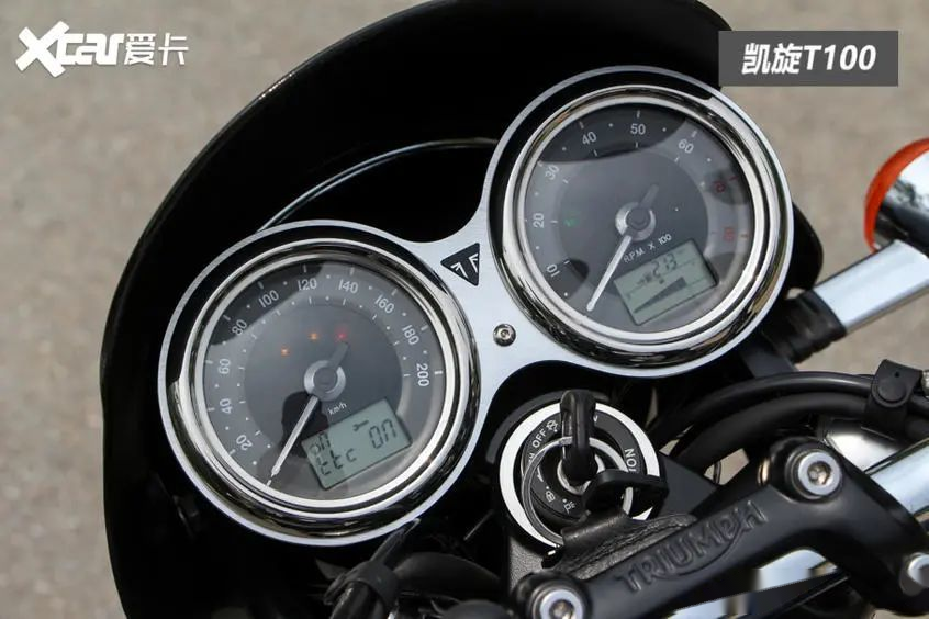 凯旋t100 川崎w800 摩托古兹v7 你喜欢哪台复古机车 易车