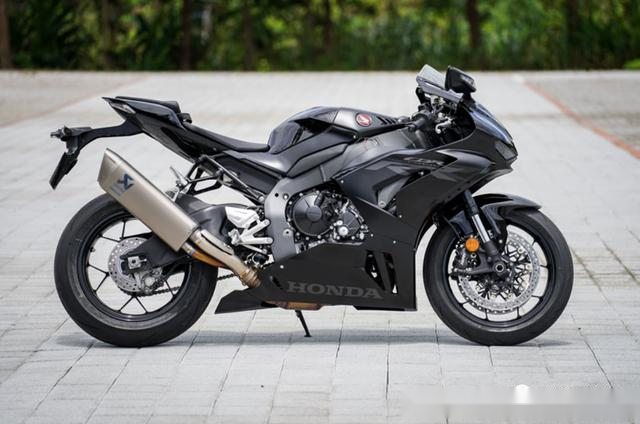 台媒试驾2020本田hondacbr1000rrr