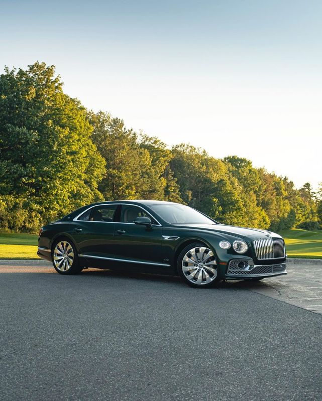 全新宾利飞驰实车非常优雅奢华