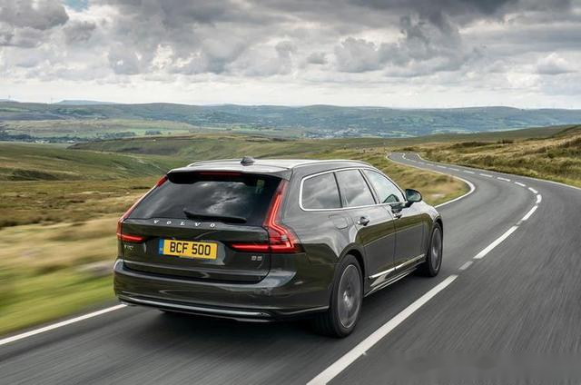 改动基本与三厢版本保持一致中期改款沃尔沃v90实拍图发布