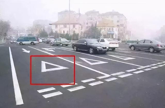 纵向减速标线怎么走不违章