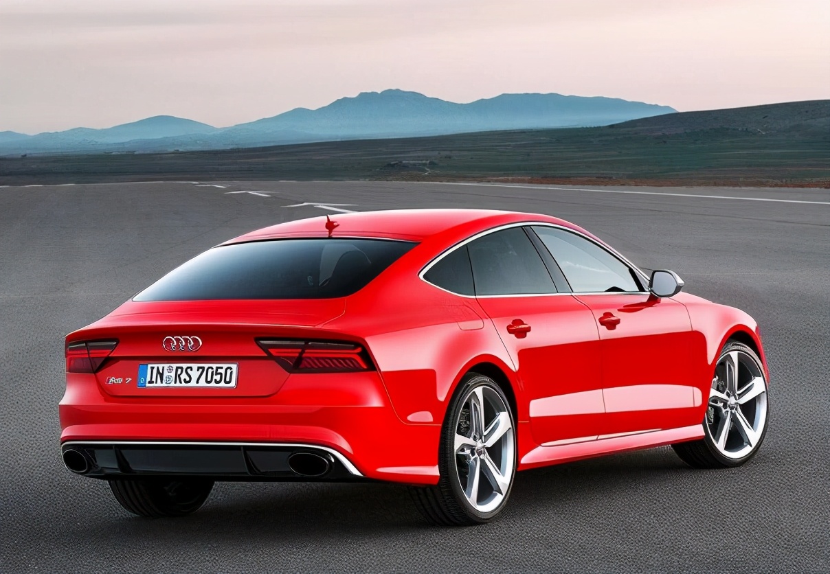 奥迪rs性能开挂9款个个哇塞新增专属赛道模式体验个性