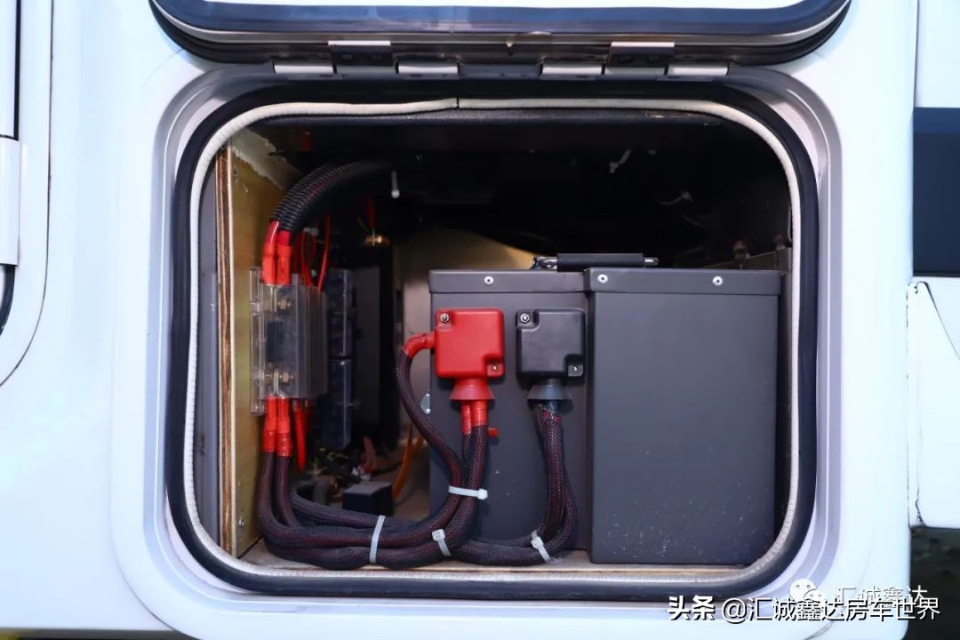 燃气灶,外置淋浴花洒,外接电源接口,外置注水口,特鲁玛燃油暖风一体机