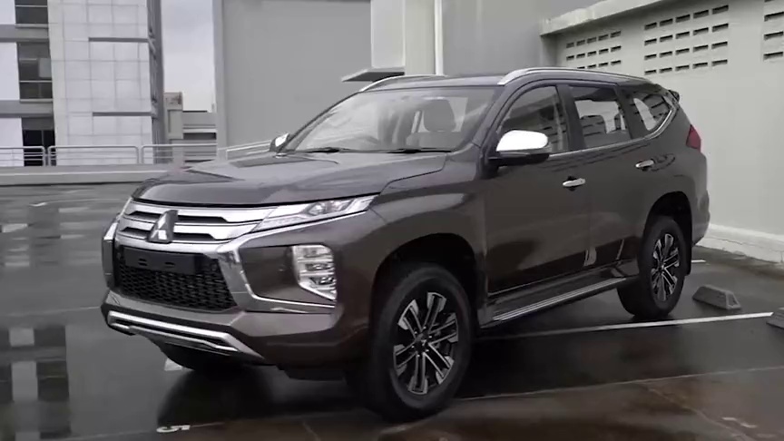 按下2021款三菱帕杰罗sport的钥匙看到内饰后给个不喜欢的理由